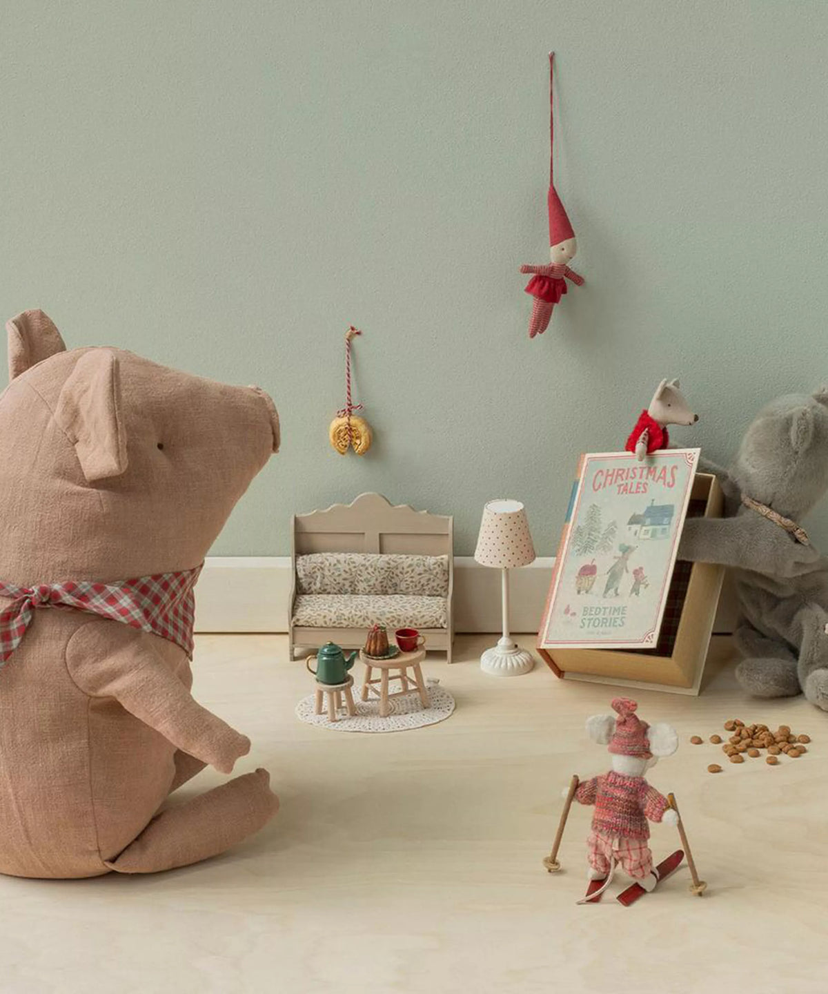 Maileg - Christmas twin mice, Little sister & brother in book