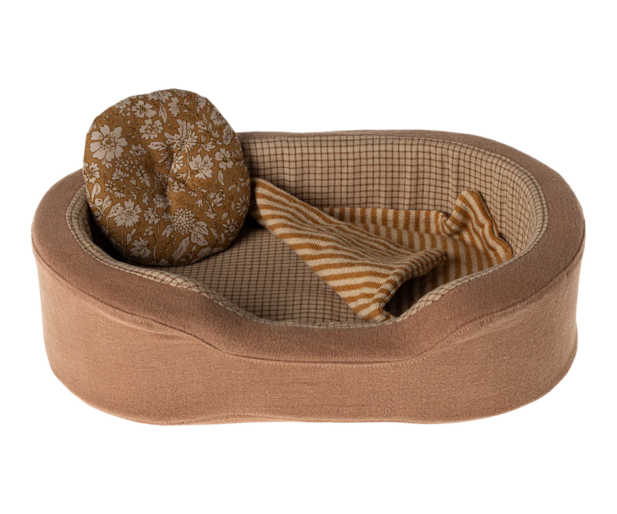 Maileg- Dog Basket