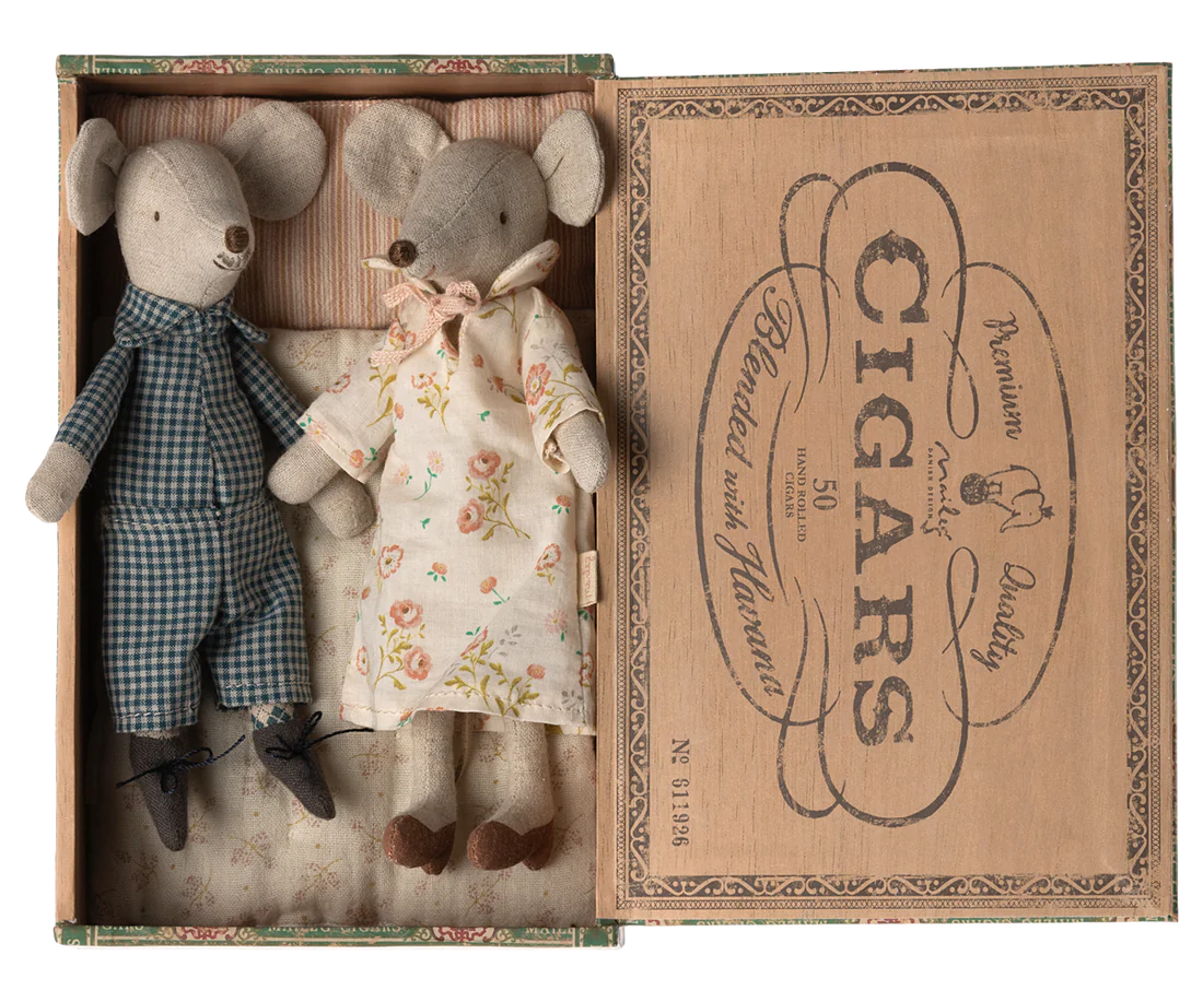 Maileg - Grandma & Grandpa Mice in Cigarbox