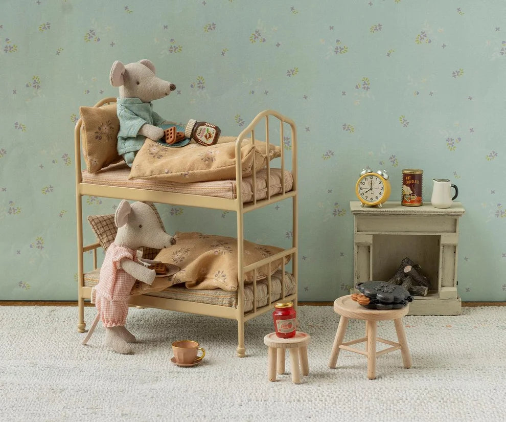 Maileg - Little sister mouse in matchbox