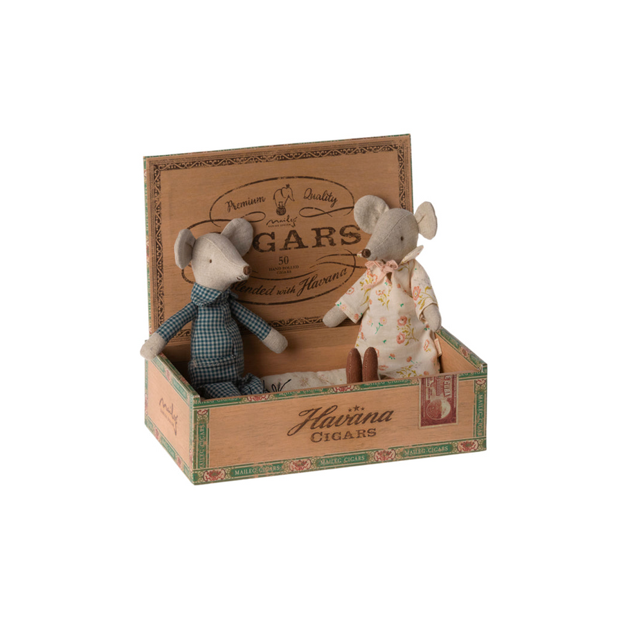 Maileg - Grandma & Grandpa Mice in Cigarbox