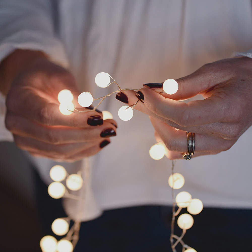 Lightstyle London - Snowberry Mains (white) 200